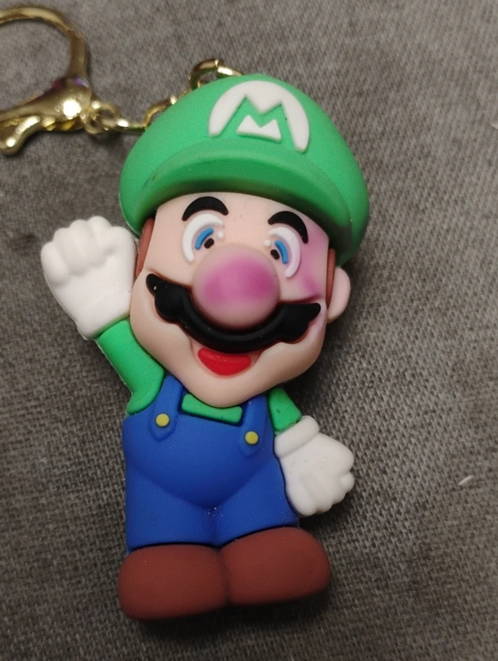 SUPER MARIO LUIGI ERROR KEYCHAIN CHARM EXCELLENT CONDITION